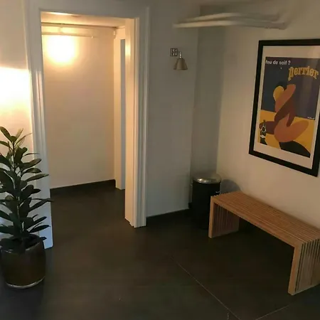 度假居 Mansion Flat With Garden Near And Centre