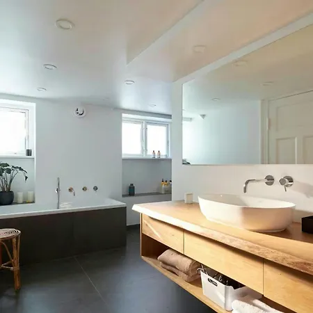 度假居 Mansion Flat With Garden Near And Centre