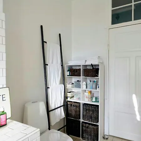 Mansion Flat With Garden Near And Centre