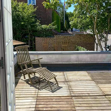 Mansion Flat With Garden Near And Centre
